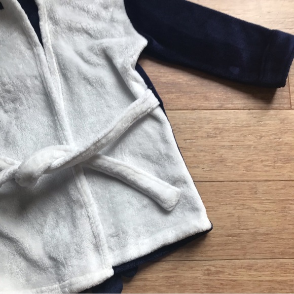 Penguin Toddler Bathrobe - Picture 5 of 13